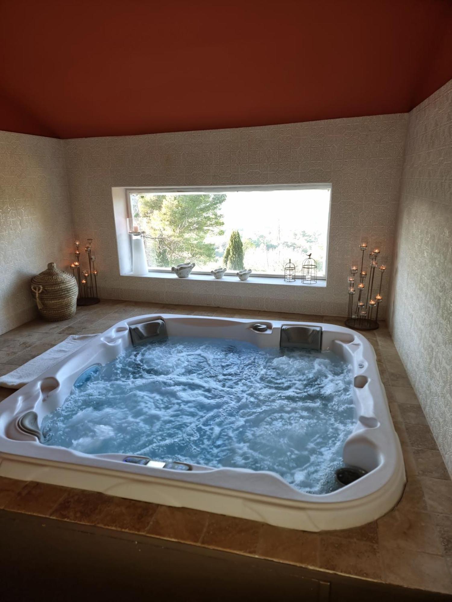 Apartmán Pousterle De Sabran - Piscine & Hammam Exteriér fotografie